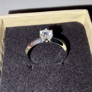 VVS1 Moissanite Ring